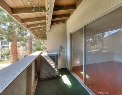 Beautiful 3-bedroom, 2-bath condo featuring an open floor plan - photo 19