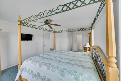 Gorgeous oversized lakefront corner villa in trendy Delray Beach - photo 20