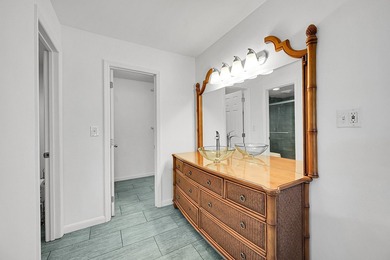 Gorgeous oversized lakefront corner villa in trendy Delray Beach - photo 23