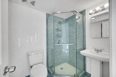 Gorgeous oversized lakefront corner villa in trendy Delray Beach - photo 26