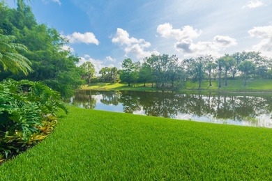 Lakes at Tradition! Beautifully updated 2/2/2 Villa. Interior - photo 2