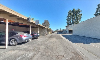 Beautiful 3-bedroom, 2-bath condo featuring an open floor plan - photo 33