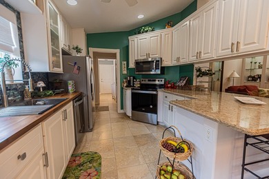Lakes at Tradition! Beautifully updated 2/2/2 Villa. Interior - photo 5