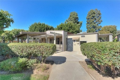 Beautiful 3-bedroom, 2-bath condo featuring an open floor plan - photo 37
