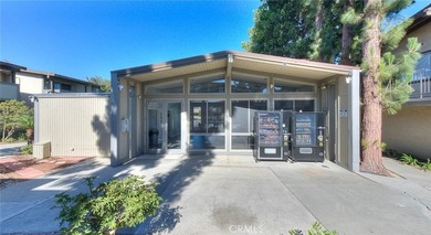 Beautiful 3-bedroom, 2-bath condo featuring an open floor plan - photo 39
