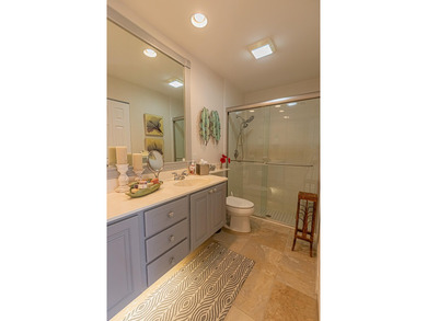 Lakes at Tradition! Beautifully updated 2/2/2 Villa. Interior - photo 10