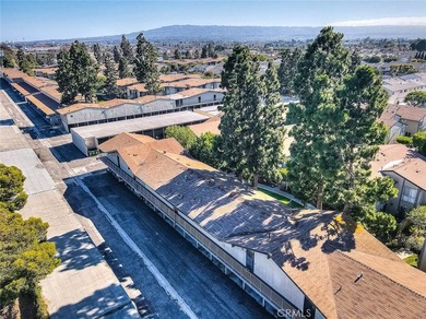 Beautiful 3-bedroom, 2-bath condo featuring an open floor plan - photo 47