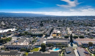 Beautiful 3-bedroom, 2-bath condo featuring an open floor plan - photo 48