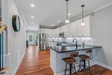 Welcome to 102 East Fortenberry St! This move-in ready 3-bedroom - photo 10