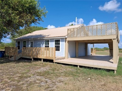 (private lake, pond, creek) Home For Sale in Bayside Texas