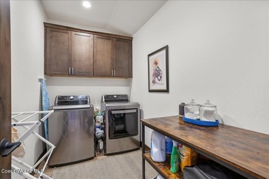 Located at the end of a quiet cul-de-sac, this spacious 5 bed, 3 - photo 49