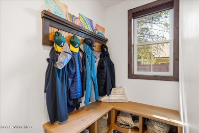 Located at the end of a quiet cul-de-sac, this spacious 5 bed, 3 - photo 50