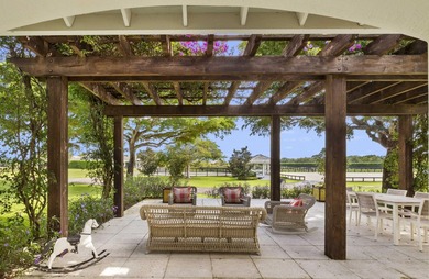 Truly one of Wellington's most exceptional equestrian estates - photo 4