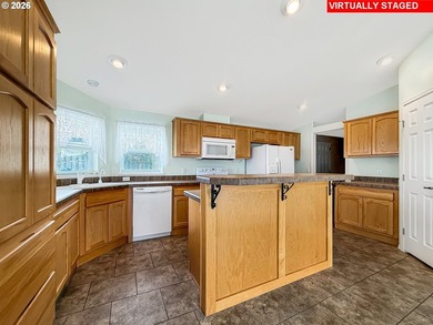 Welcome to easy coastal living in Emerald Coast Estates which is - photo 8