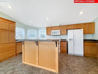 Welcome to easy coastal living in Emerald Coast Estates which is - photo 9