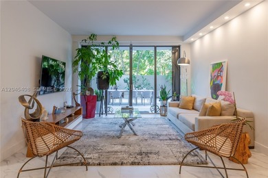 REMODELED LANAI 2/2 UNIT!! With a huge outdoor area (1000sqft) - photo 1