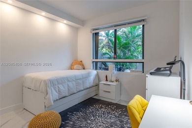 REMODELED LANAI 2/2 UNIT!! With a huge outdoor area (1000sqft) - photo 6