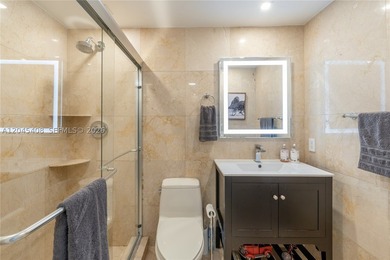 REMODELED LANAI 2/2 UNIT!! With a huge outdoor area (1000sqft) - photo 9