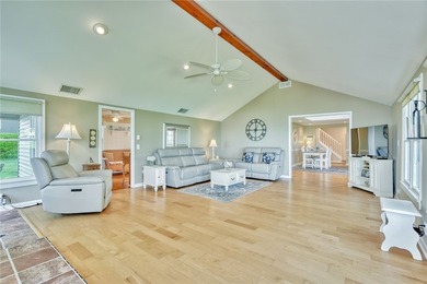 RARE FIND! Stunning 2400sf 4BR 3BA waterfront Cape Cod all - photo 16