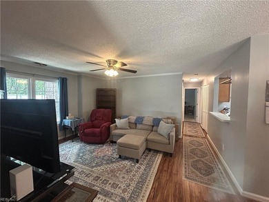 Hard to find single level living! Newer LVP flooring in main - photo 3