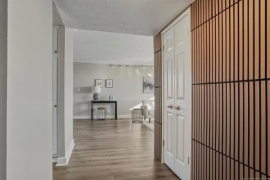 High-rise living ! 19th Floor Condo in the heart of Downtown