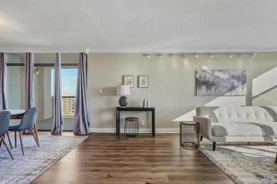 High-rise living ! 19th Floor Condo in the heart of Downtown