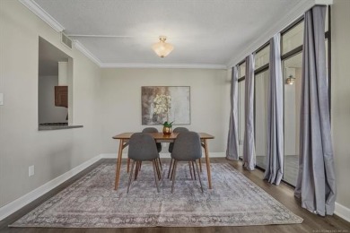 High-rise living ! 19th Floor Condo in the heart of Downtown