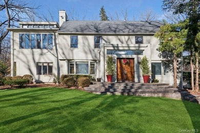 Welcome, to this very unique home where walls of glass showcase - photo 8