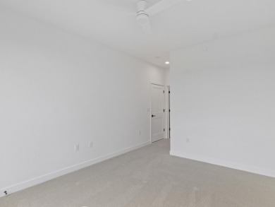 This home is located in one of Oak Creek's finest communities - photo 11