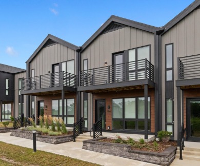 This home is located in one of Oak Creek's finest communities - photo 16