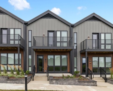 This home is located in one of Oak Creek's finest communities - photo 17