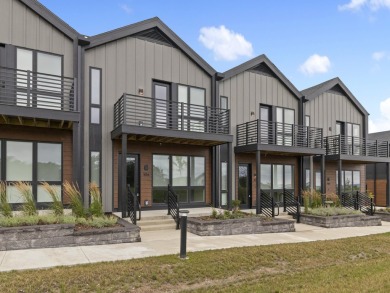 This home is located in one of Oak Creek's finest communities - photo 18