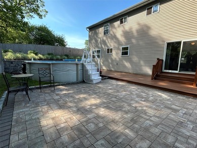 This stunning, meticulously maintained 4-bedroom, 2.5-bath - photo 18