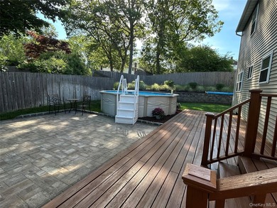 This stunning, meticulously maintained 4-bedroom, 2.5-bath - photo 19