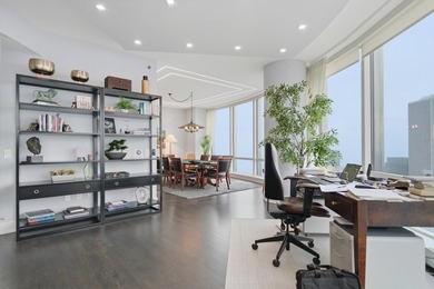 Stunning Renovation at Chicago's Preeminent Address: Trump Tower - photo 15