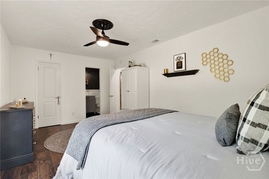 Private renovated oasis located just a short walk to Coffee - photo 21