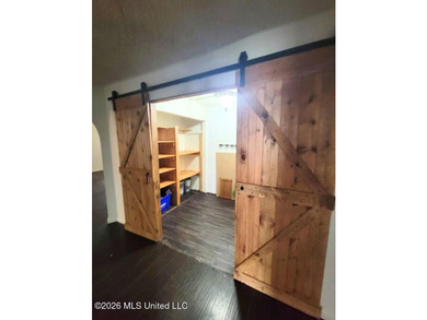 This property offers a unique opportunity with two separate - photo 2