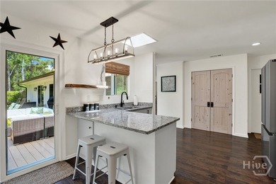 Private renovated oasis located just a short walk to Coffee - photo 32