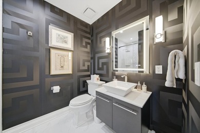 Stunning Renovation at Chicago's Preeminent Address: Trump Tower - photo 41