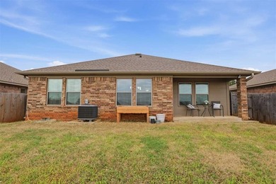 BIG price improvement!! Welcome to this inviting 3 bedroom, 2 - photo 30