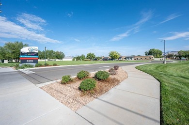 This gorgeous property, just off of the key roads of 32 Road and - photo 31