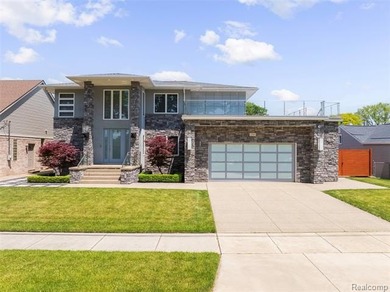 Custom-built waterfront luxury offering approximately 3,504 - photo 1