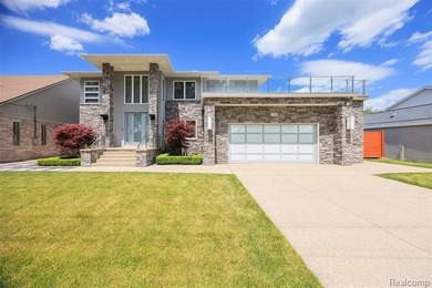 Custom-built waterfront luxury offering approximately 3,504 - photo 2
