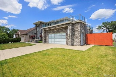 Custom-built waterfront luxury offering approximately 3,504 - photo 4
