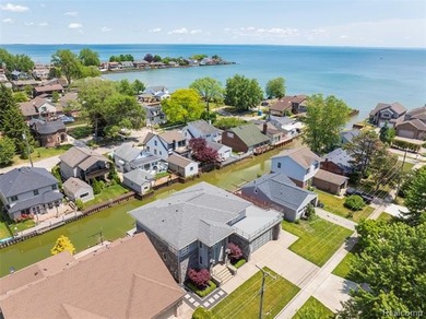 Custom-built waterfront luxury offering approximately 3,504 - photo 6
