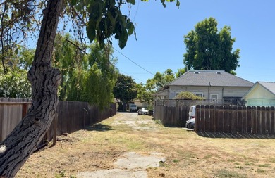 This is that rare, in-town opportunity to build in Midtown Santa - photo 12