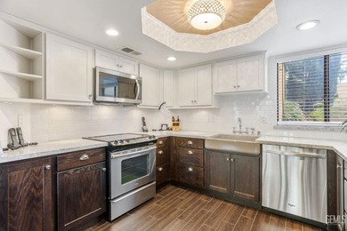 This 3 bedroom 2 bath home has views of the mountains and a - photo 13