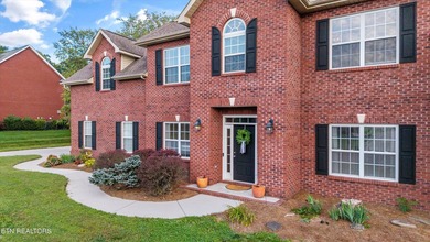 Discover the best of both worlds! This beautiful 3-bedroom, 2 - photo 3