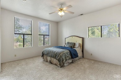 This 3 bedroom 2 bath home has views of the mountains and a - photo 21