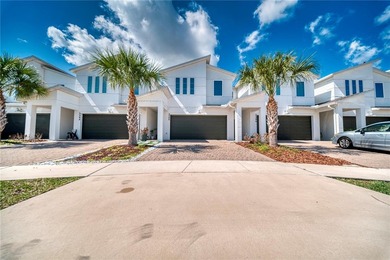 Lake Tohopekaliga Townhome/Townhouse For Sale in Kissimmee Florida